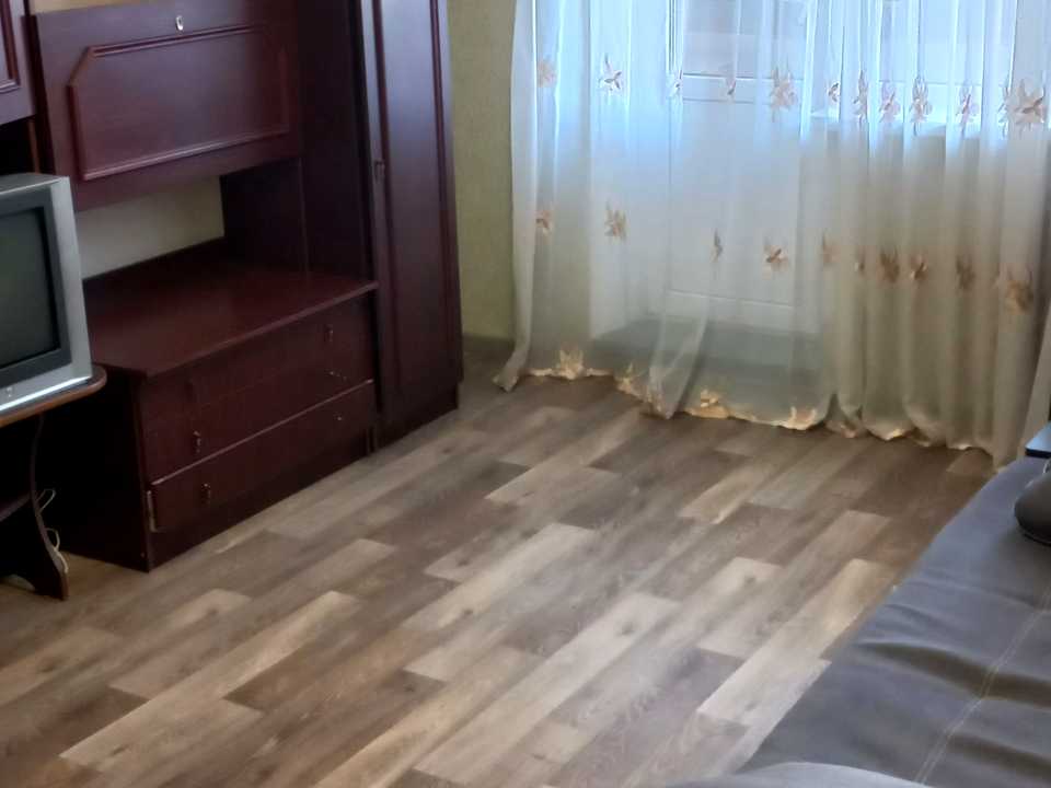 1877044257671419
