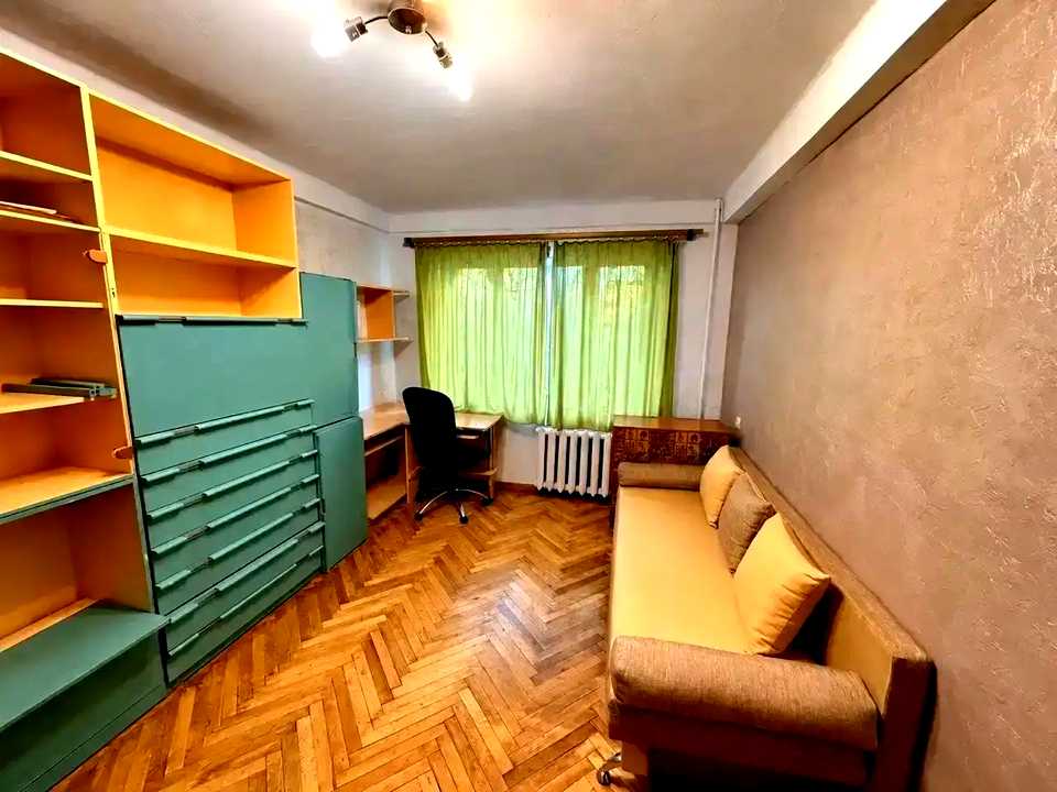 1877052563229832