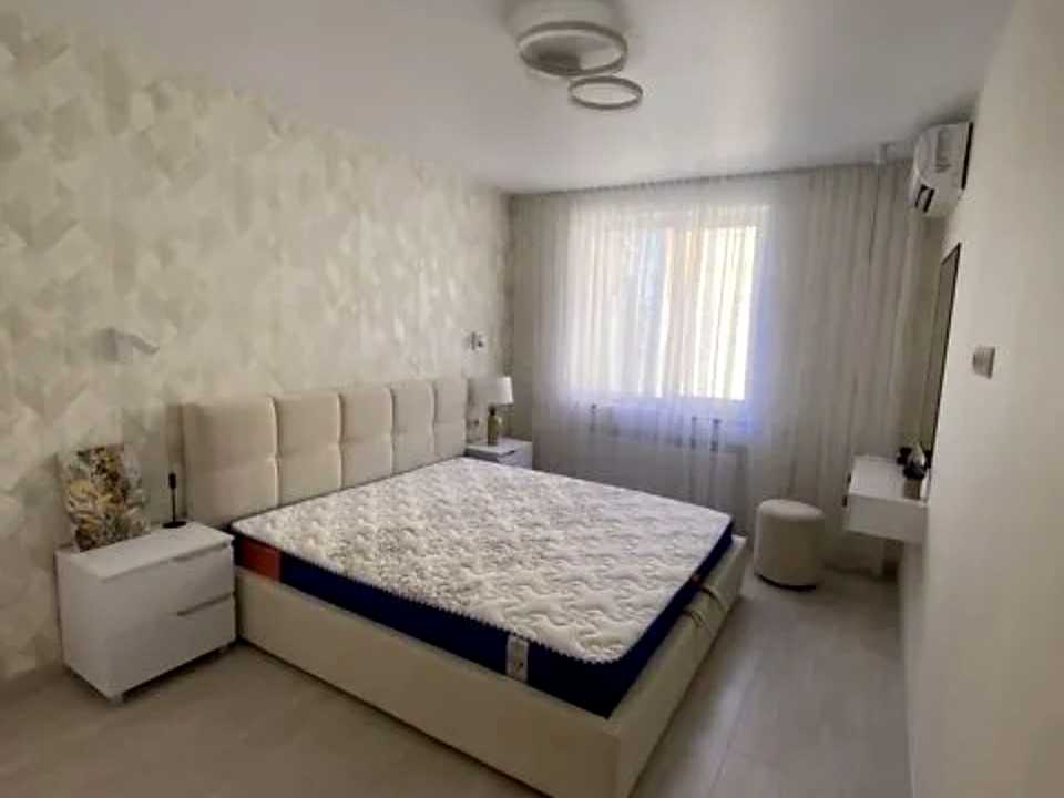 1877111344810505