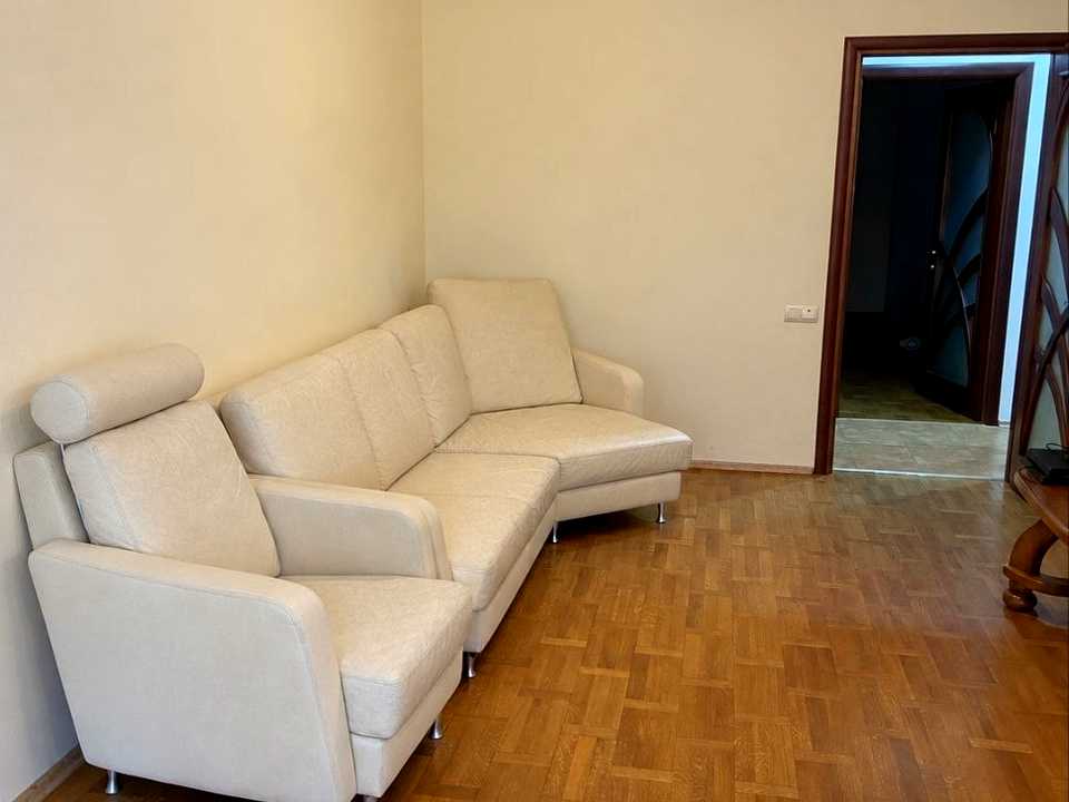 1877143878157241