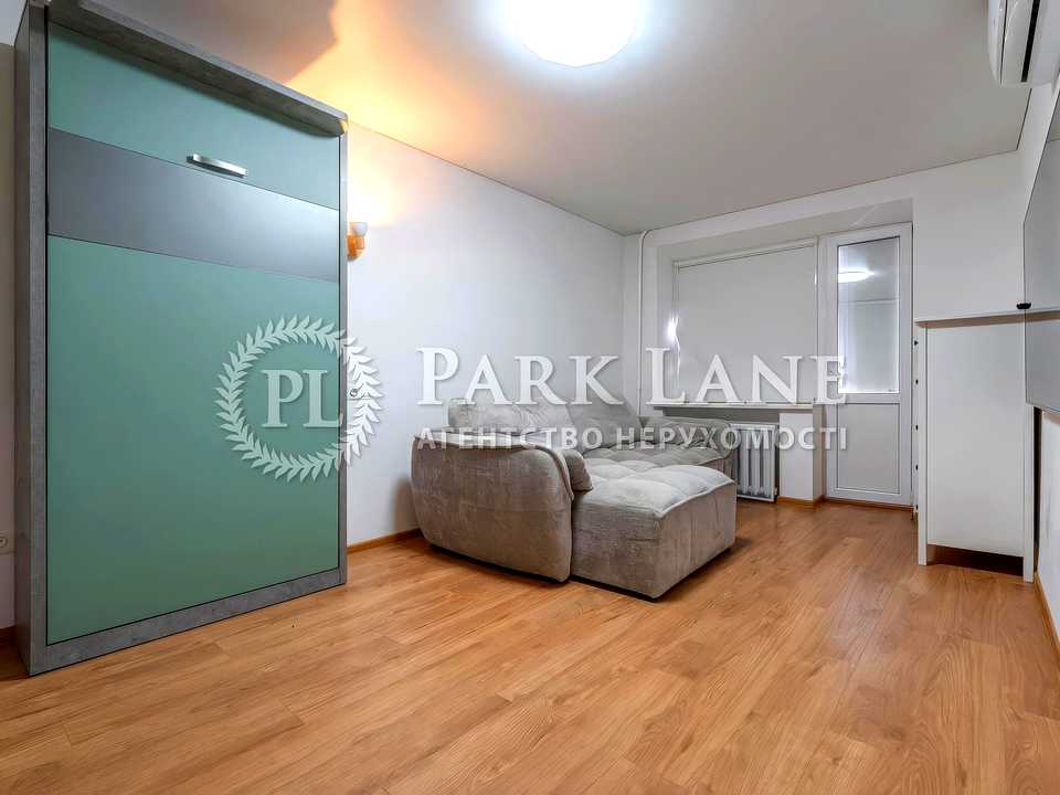 1877144553567807