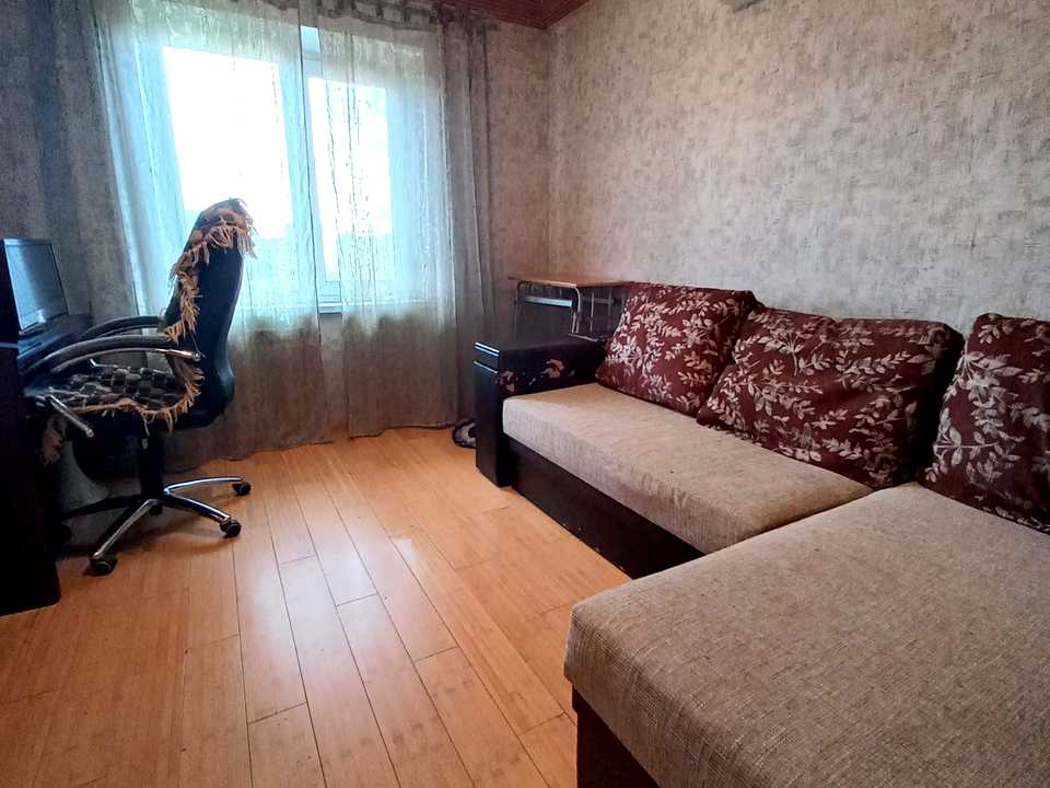 1877184673803837