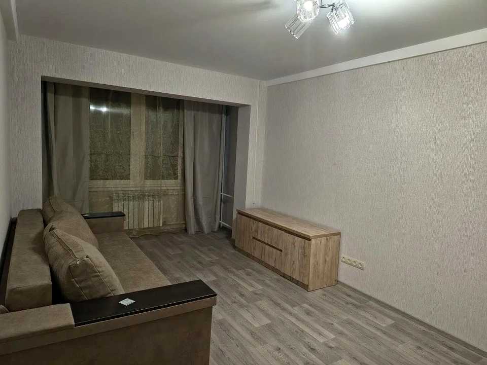 1877225615863694