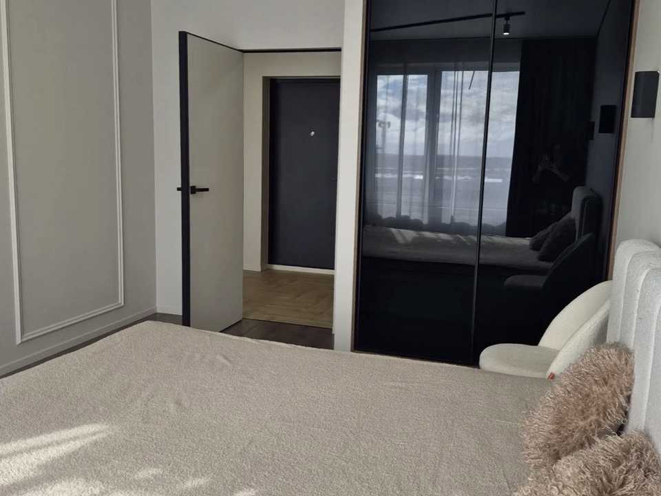 1877225667068426