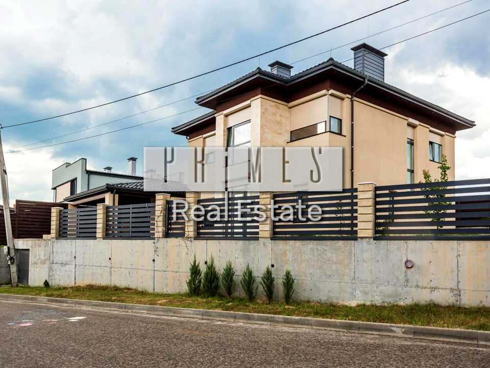 1877295975641646