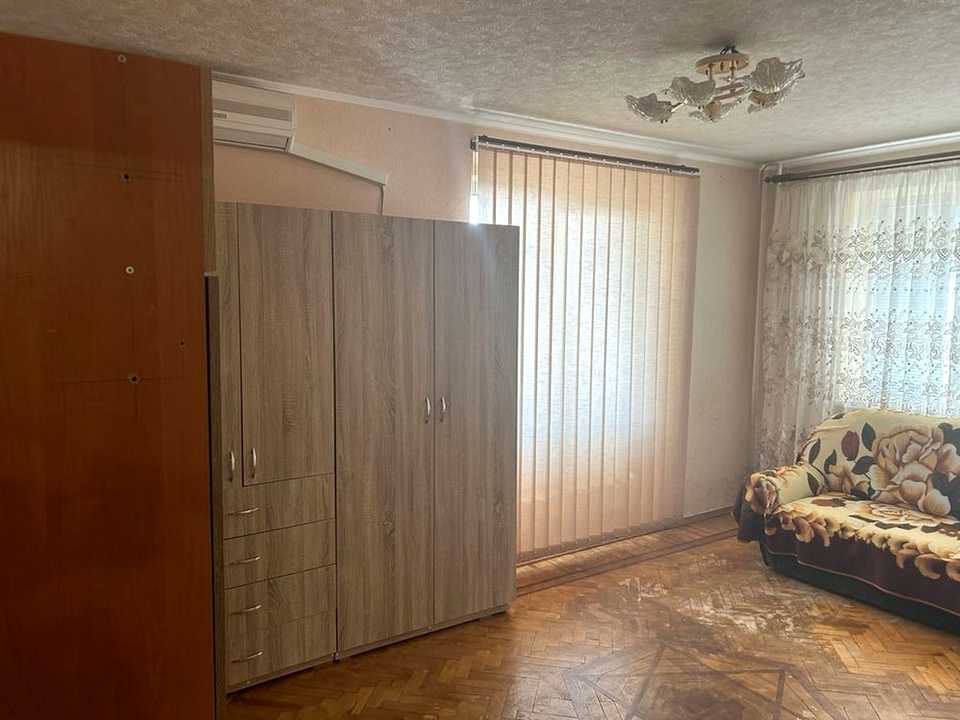 1877304737659096