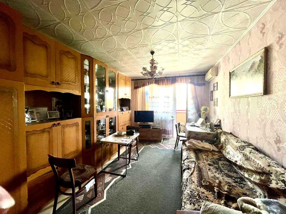 1877331557610347