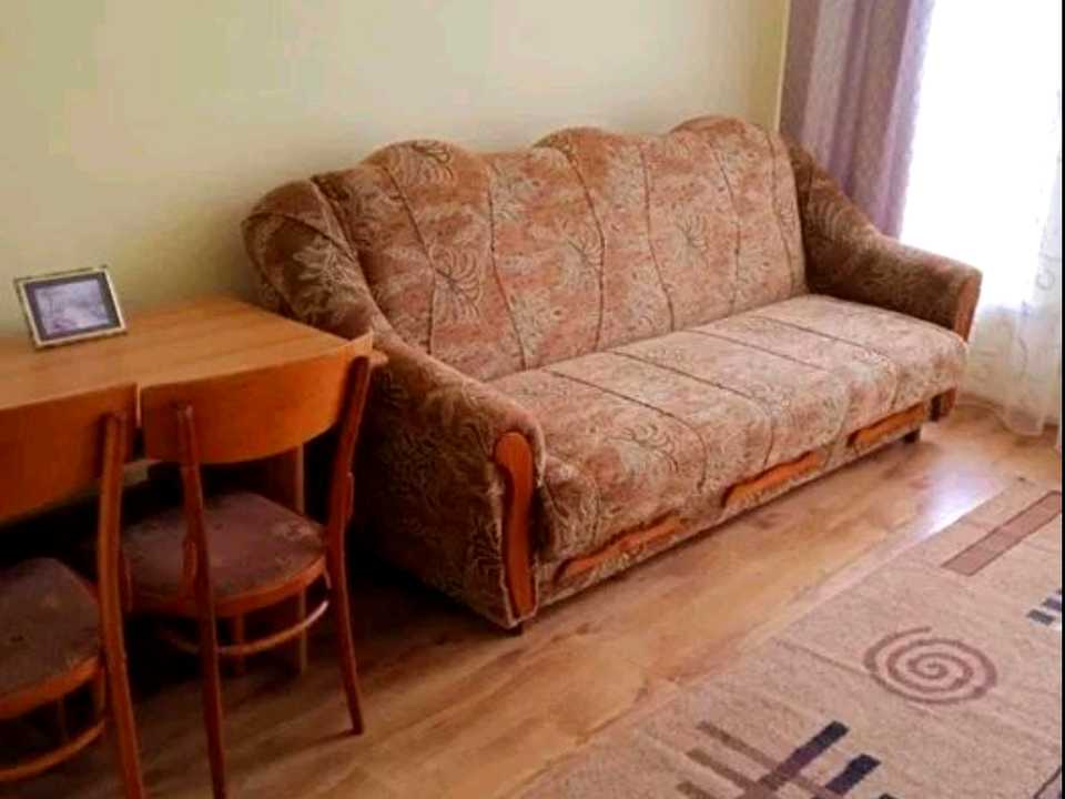1877381966483969