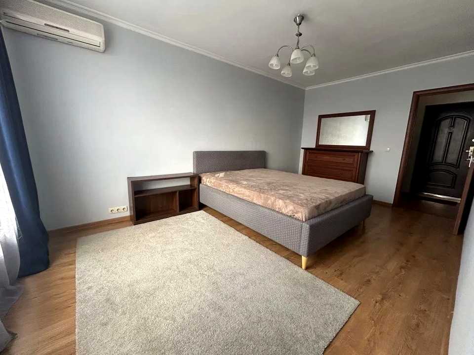 1877472105178396