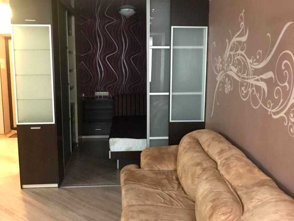 1877652675093423