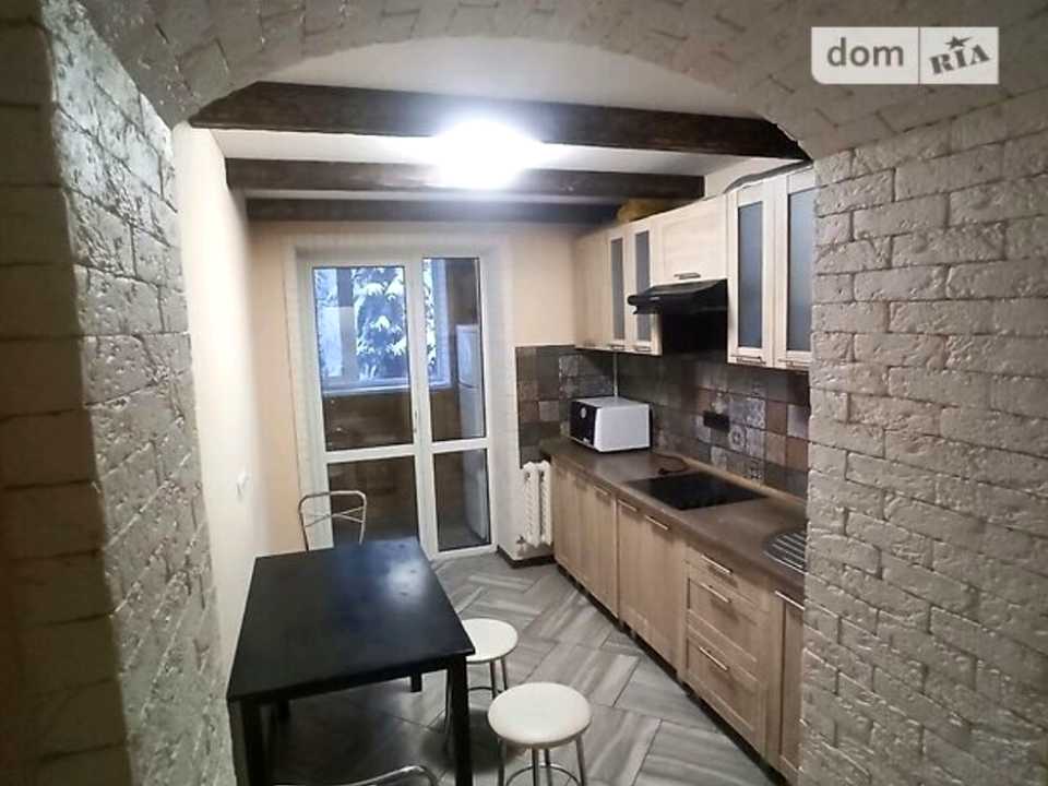 1877656549990316