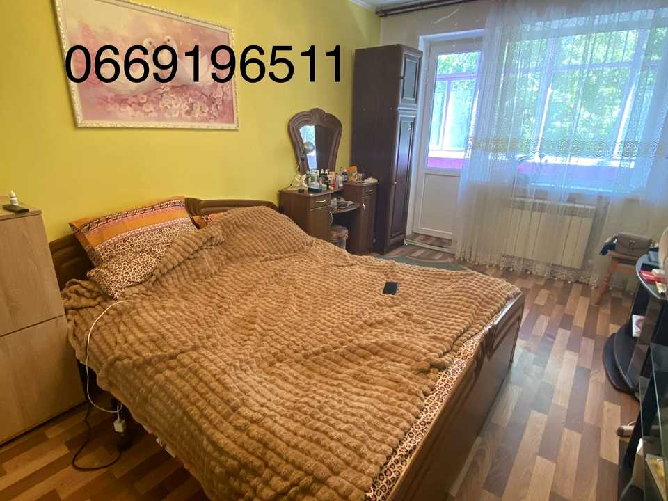 1877675644134224
