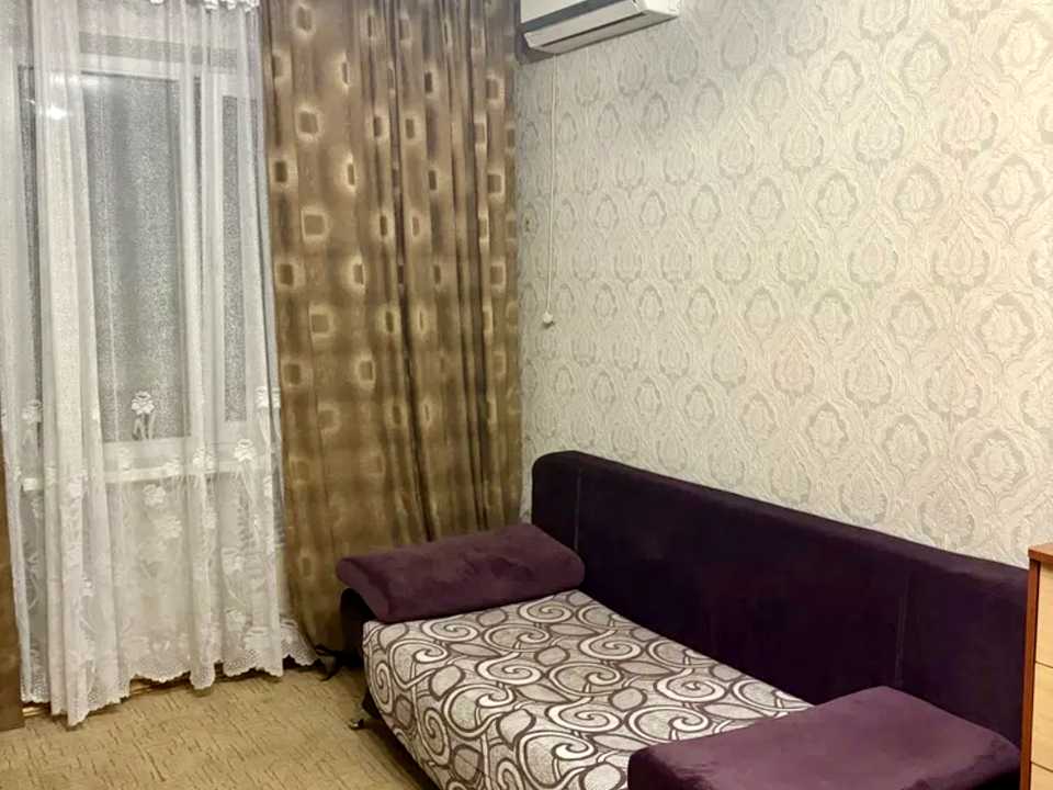 1877676393503760