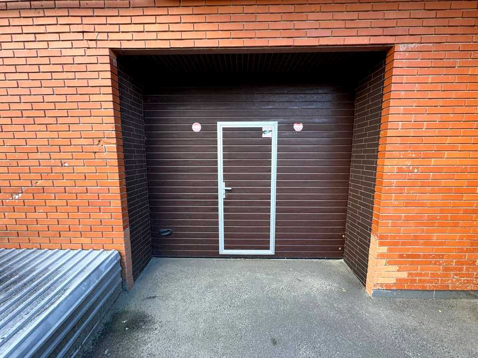 1877733256338752