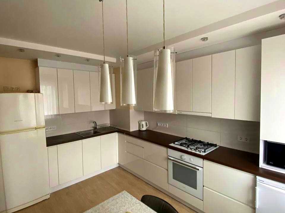 1877750968333976
