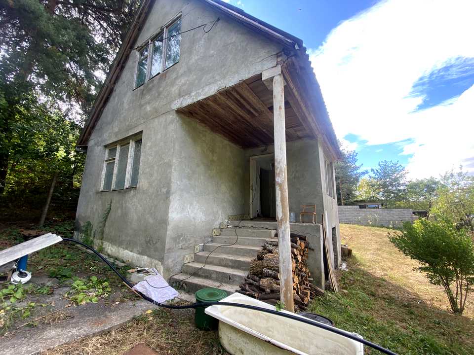 1877825485743417