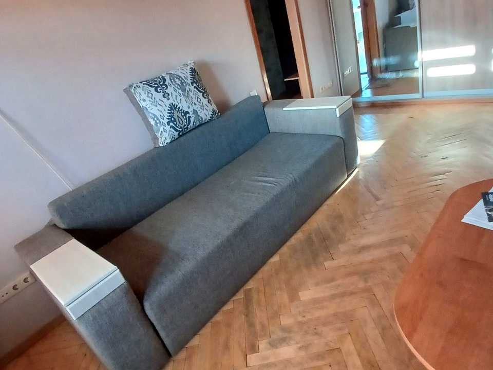 1877865869570315