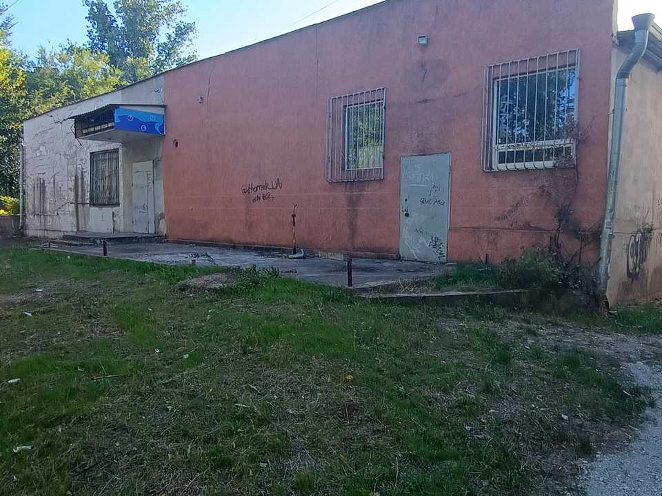 1877867798536122