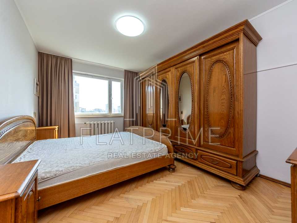 1877929236460443
