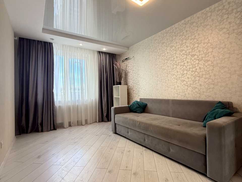 1878105372587353