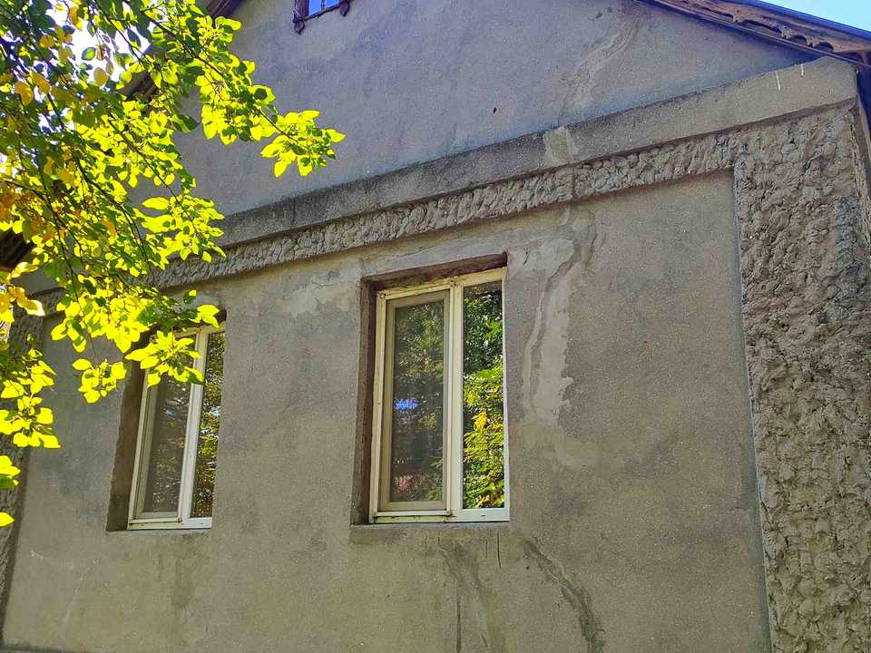 1878112296710853