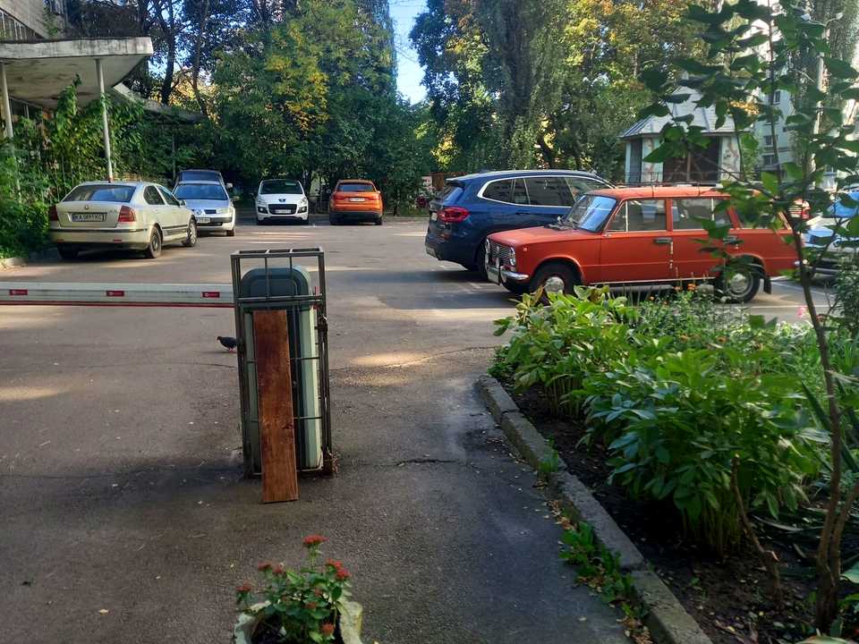 1878189726323290