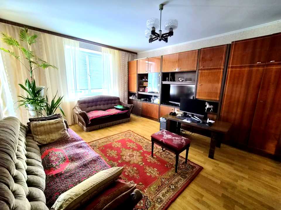 1878296460130081