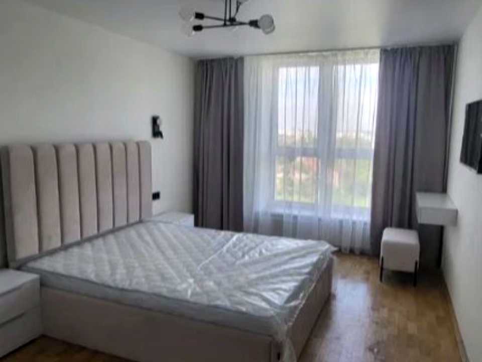 1878299074036065