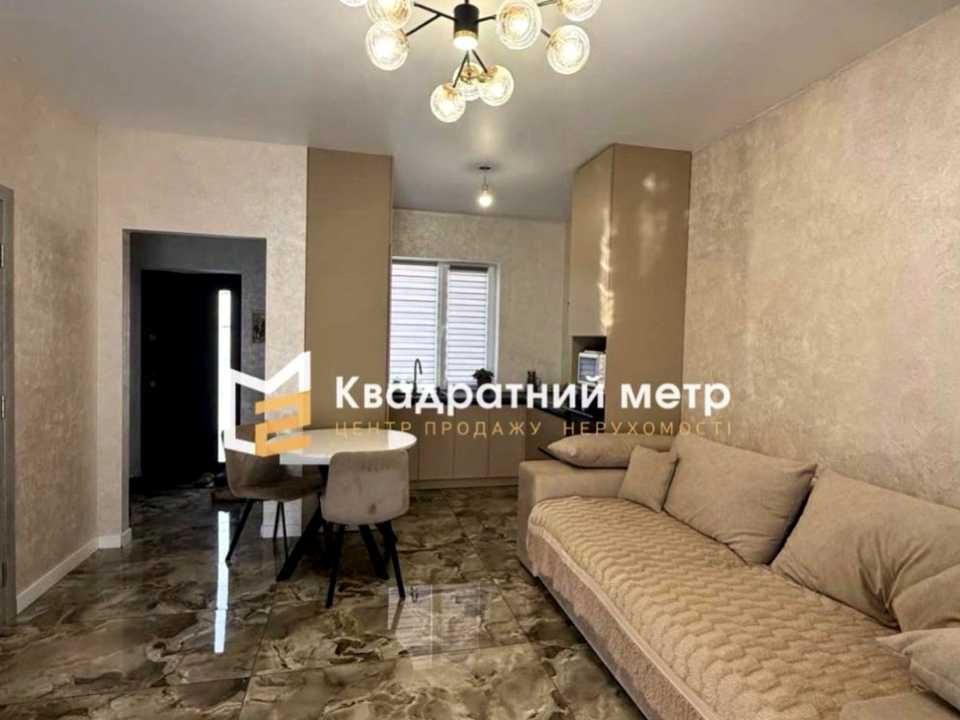 1878396744936360