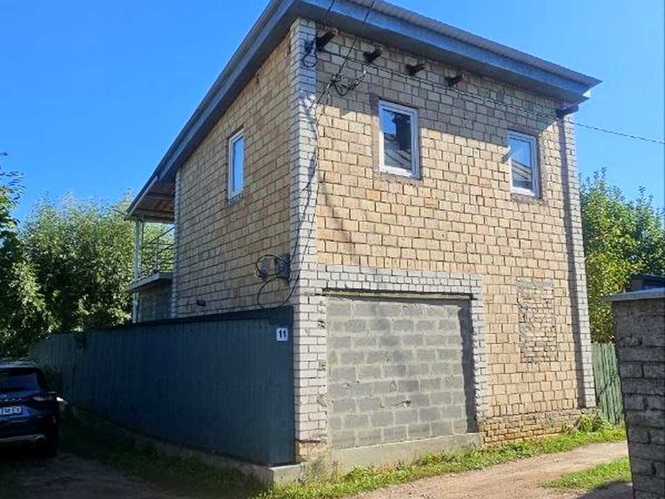 1878559259717955