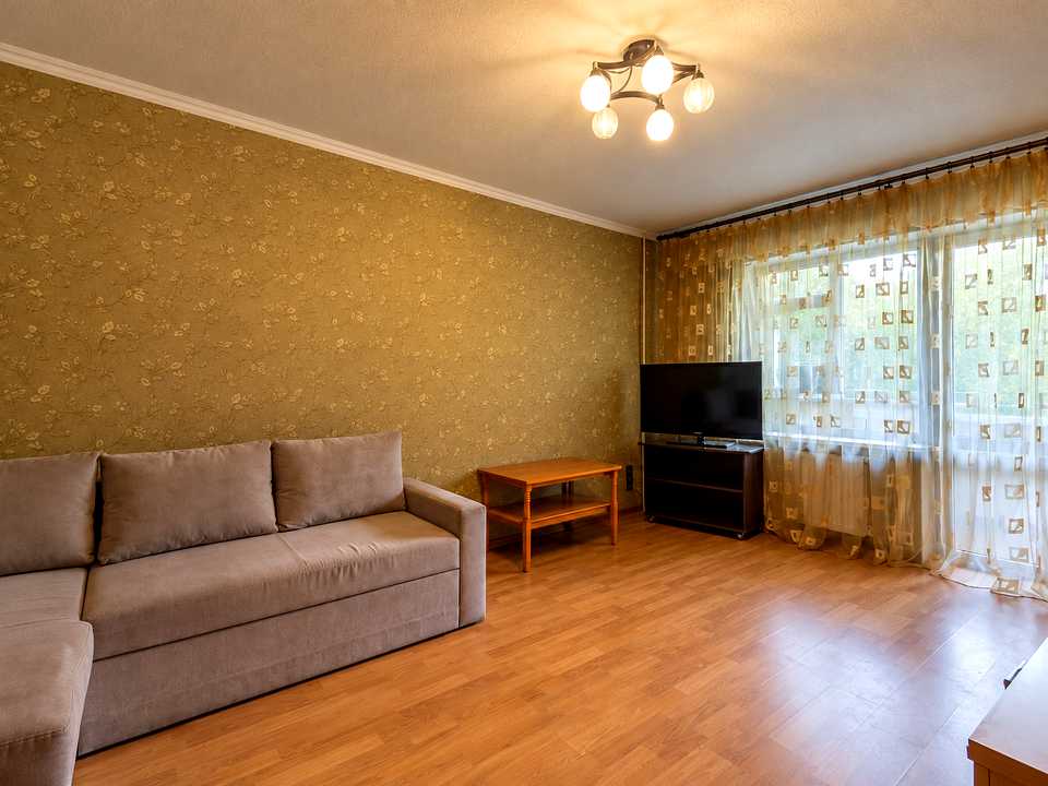 1878560373150438