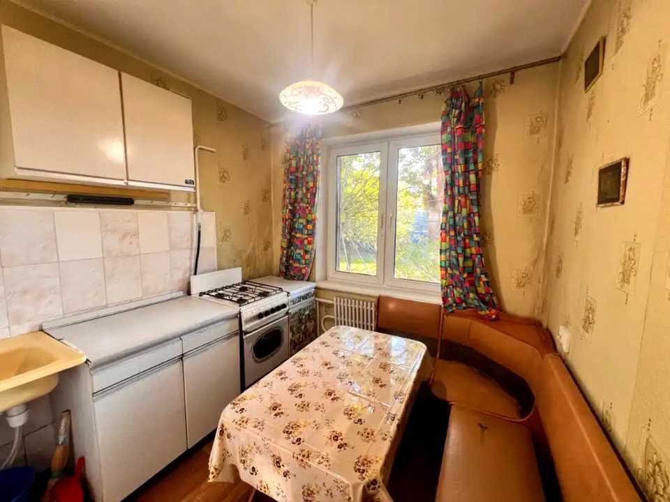 1878570274403614