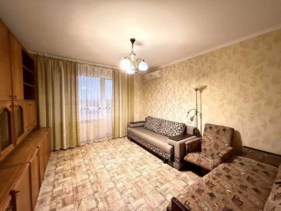1878594703693703