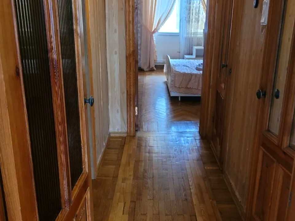1878777701554366