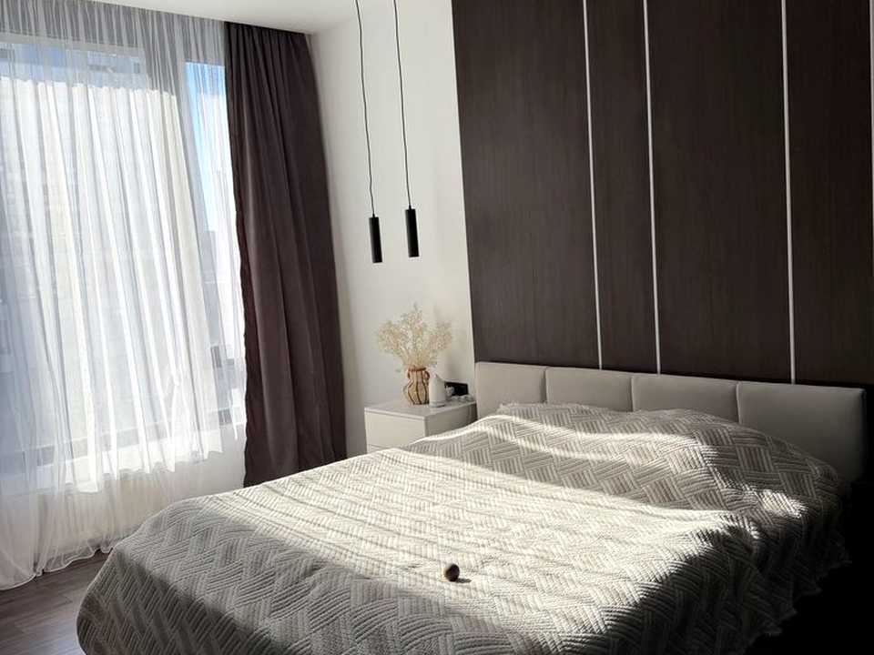 1878786667365992