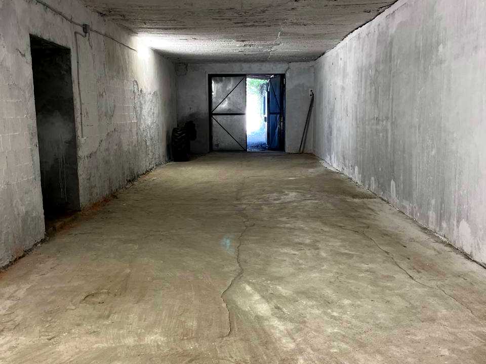 1878827633775629