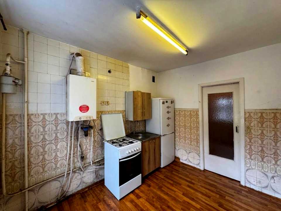 Фото з оголошення: Космонавтів просп., 58