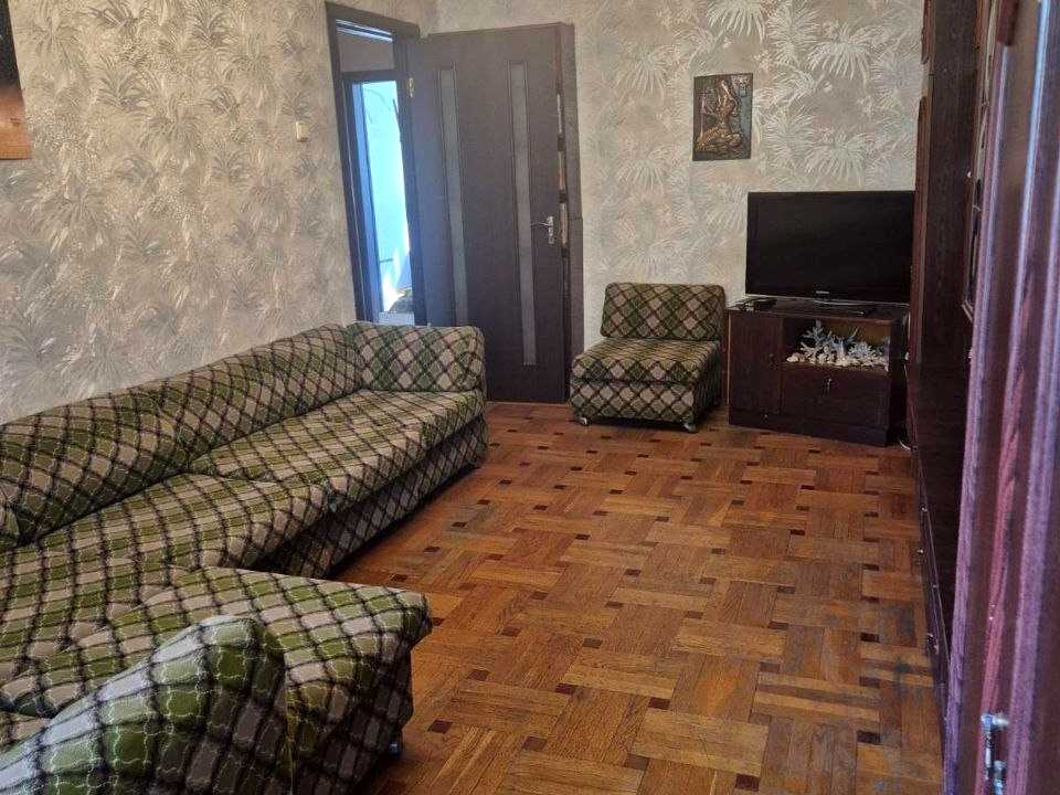 1878867246998065