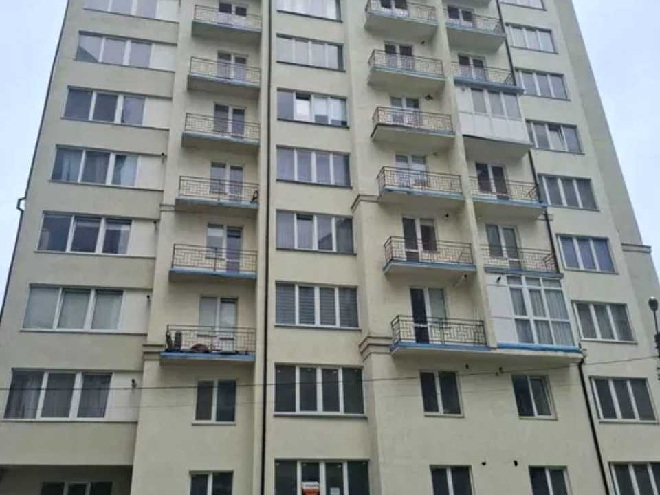 1878867856967213
