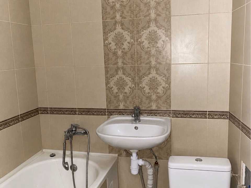 1878928243946081