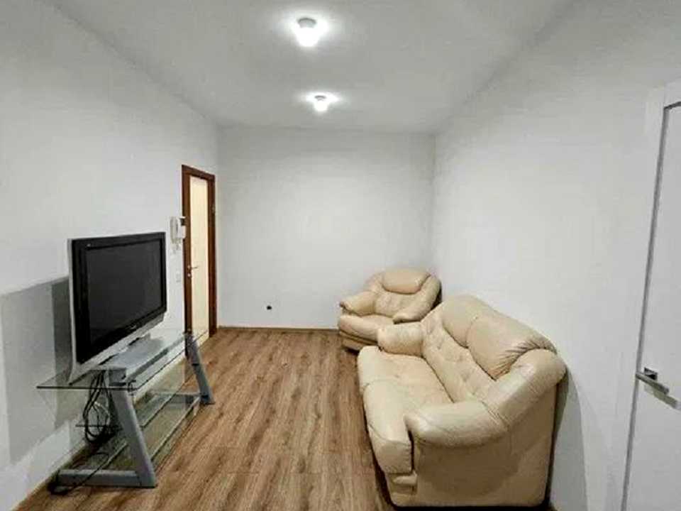 1878934045716207