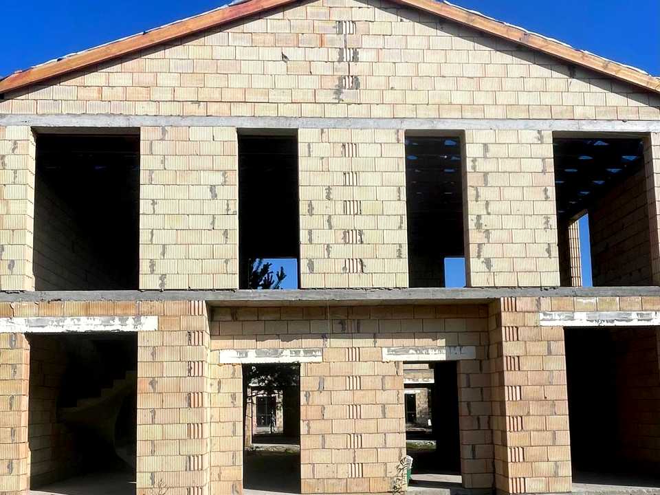 1878934563906048