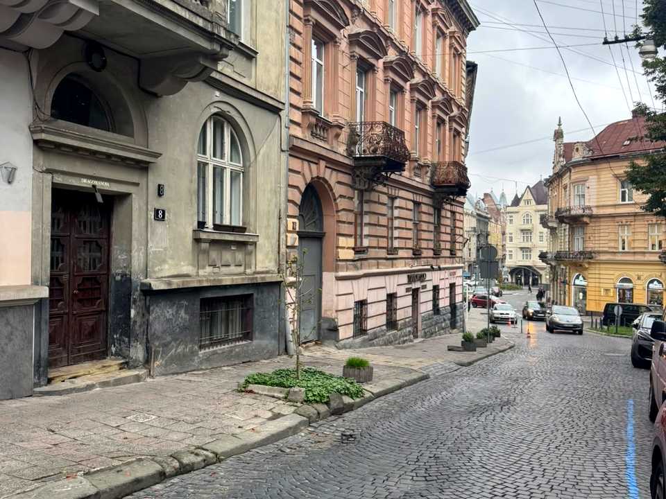 1879055595159649