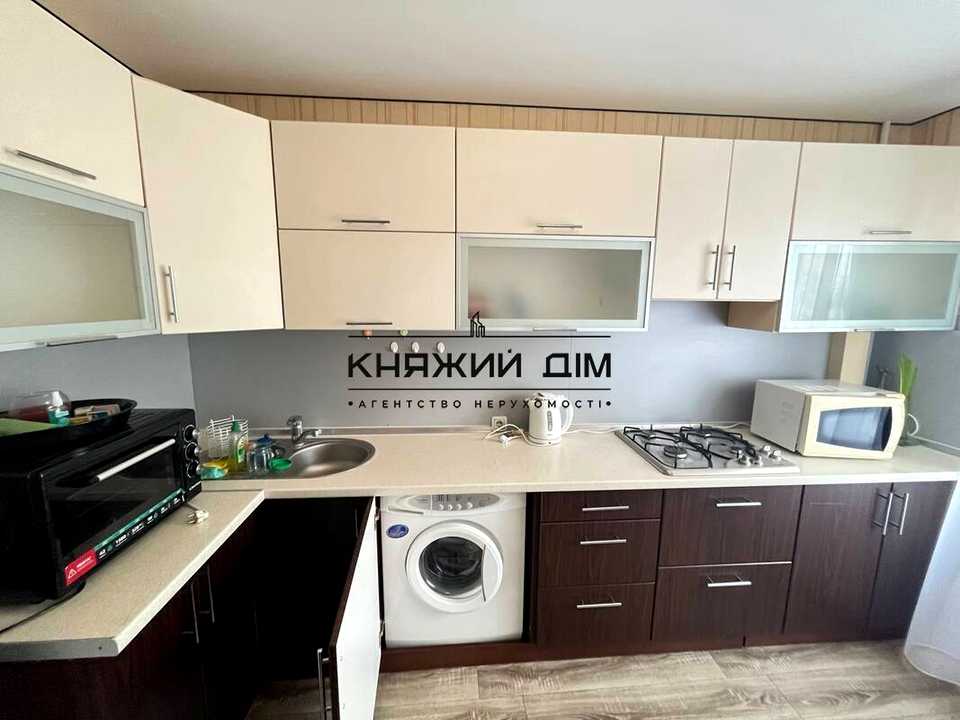1879204083454599