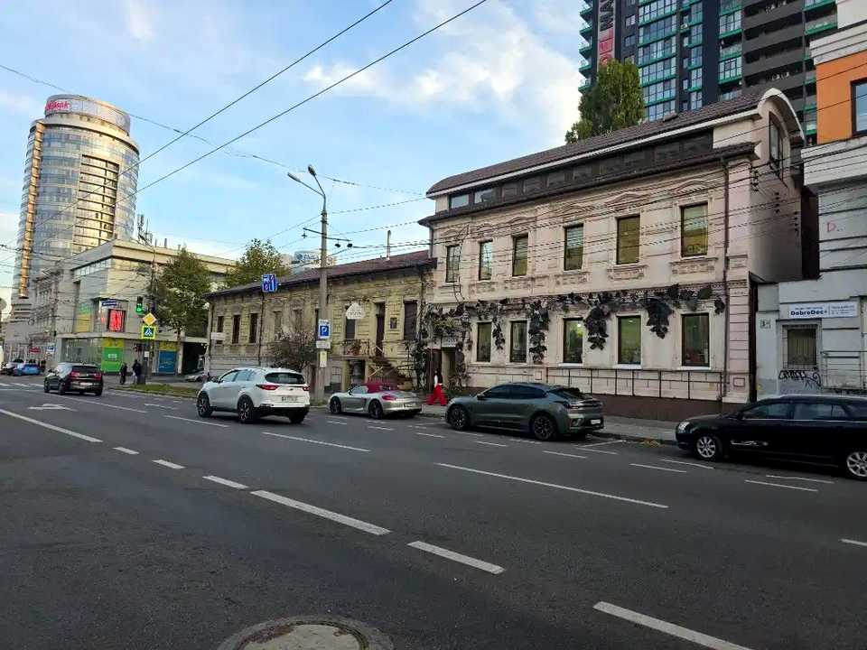 1879236443935166