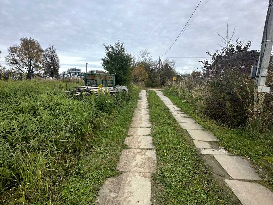 1879407604744052