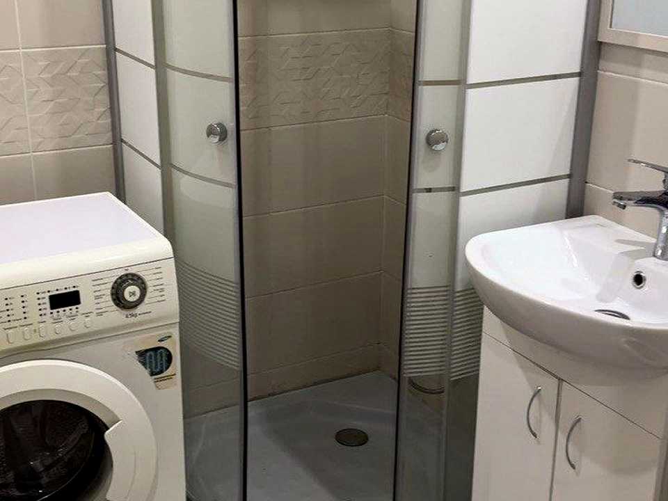 1879413338916799