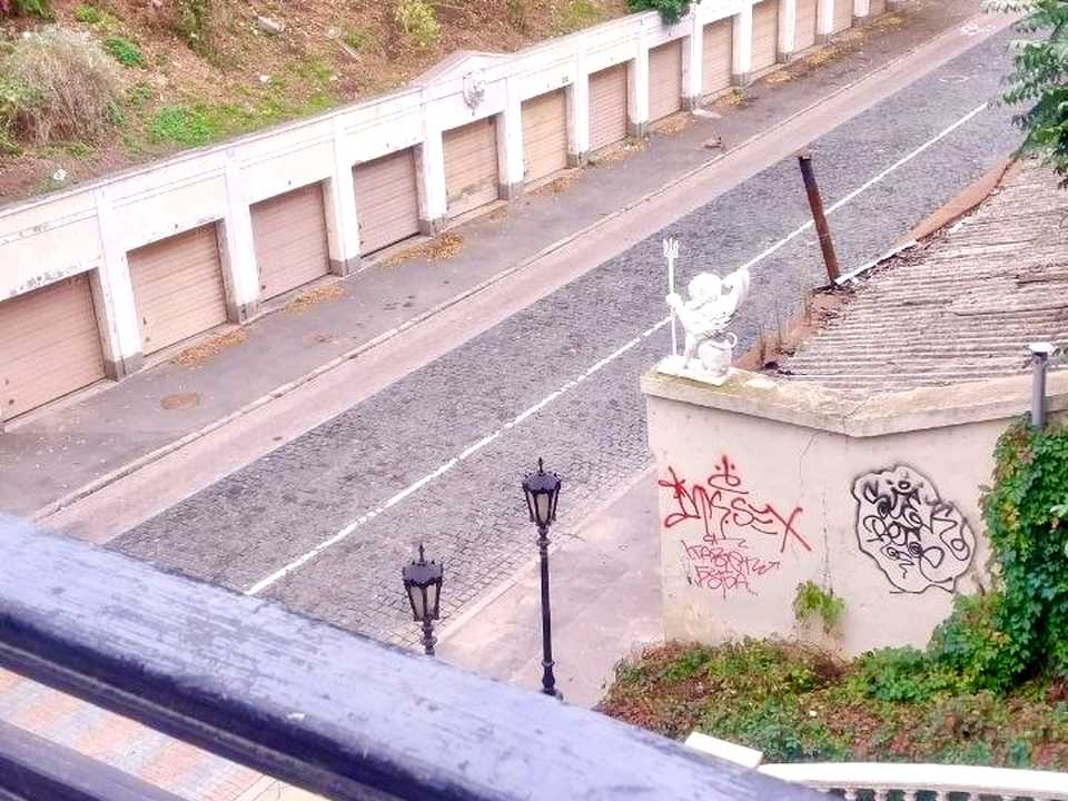 1879498440480921
