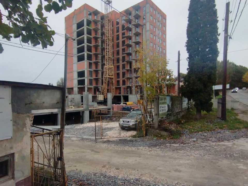 1879556106155835