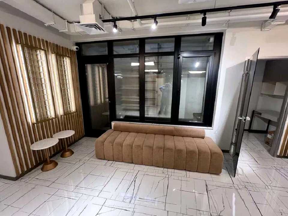 1879556327774332